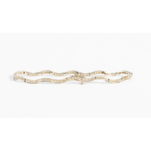 108 - 7.41g 9ct White Gold Bracelet