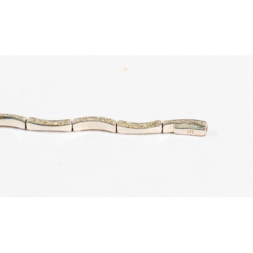 108 - 7.41g 9ct White Gold Bracelet