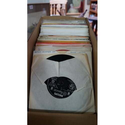 97 - MISCELLANEOUS 45s: a collection of approx 76 miscellaneous 45s, largely 1960s-70s and including some... 