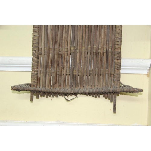 2033 - African: a bamboo shield, approx 88cm long.