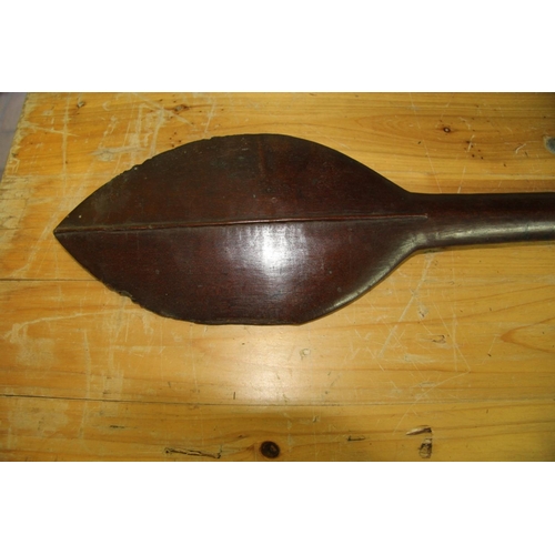 2050 - Oceanic: a Solomon Islands paddle club, having a leaf shaped blade and tapering handle, approx. 109c... 