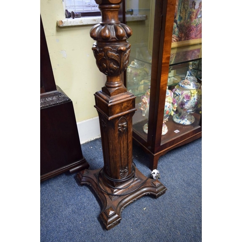 1916 - A carved oak standard lamp, in the Renaissance style, height excluding fitting 161cm£40 - 80