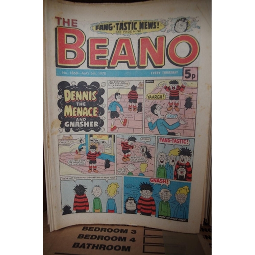 1330 - A large quantity of Beano comics, approx 300.