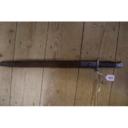 1877 - A British SMLE 1907 pattern Sanderson bayonet, having leather handle and leather sheath.... 