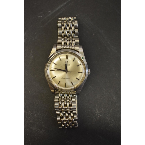 111 - An Omega Seamaster stainless steel gentlemans wristwatch, circa 1966, cal 552, 35mm case, serial num... 