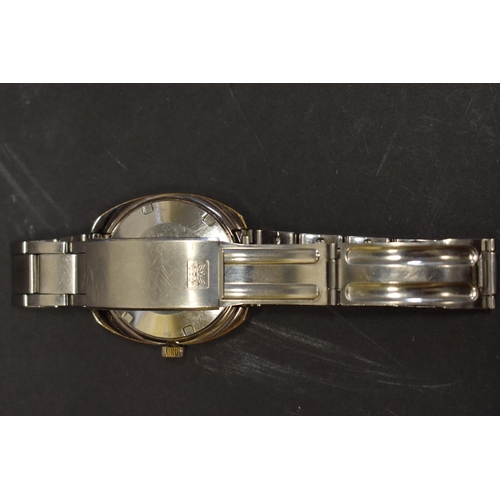 114 - A Bucherer Diver Stainless Steel automatic wristwatch, circa 1970s, case 37 x 42mm, number 4960.... 