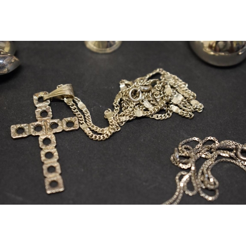 178 - A small selection of silver jewellery and other items, including zodiac sign charms.... 