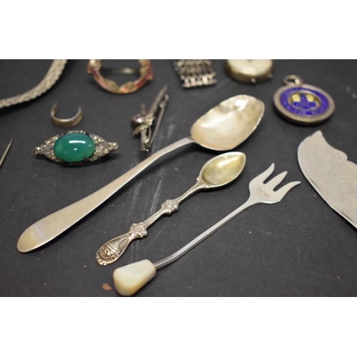 203 - A mixed bag of silver jewellery and other  items.