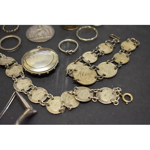 204 - A quantity of modern silver jewellery, 381g total weight; together with other items of unmarked fash... 