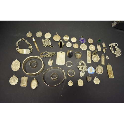 212 - A quantity of silver and other jewellery, to include bangles; rings; and pendants, 430g total weight... 