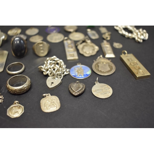 212 - A quantity of silver and other jewellery, to include bangles; rings; and pendants, 430g total weight... 