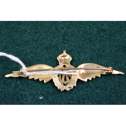 501 - A 9ct gold RAF sweetheart brooch, Birmingham 1991, 60mm, 6.9g.