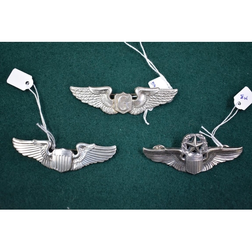 541 - Three silver US Airforce wings, ranks; Glider Pilot; Command Pilot by Josten; and Pilot by C W P, (3... 