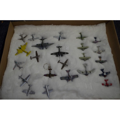 654 - A collection of diecast and resin planes. (38)