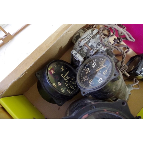 661 - A collection of vintage aeroplane dials and gauges, to include speedometer; RPM; and Artificial... 