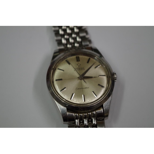 111 - An Omega Seamaster stainless steel gentlemans wristwatch, circa 1966, cal 552, 35mm case, serial num... 