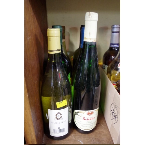 585 - Ten various bottles of white wine, to include: three 75cl 1996 Pouilly-Fume; and a 75cl 2001 Do... 