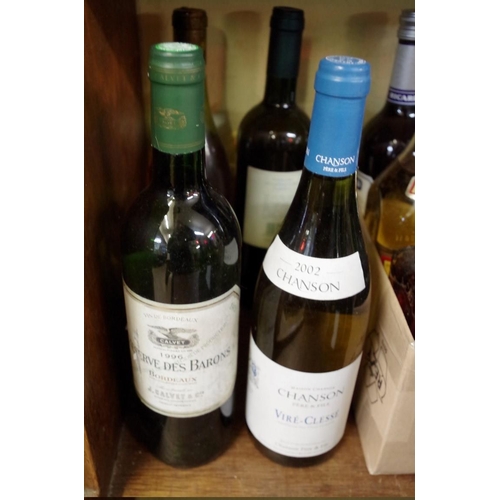 585 - Ten various bottles of white wine, to include: three 75cl 1996 Pouilly-Fume; and a 75cl 2001 Do... 