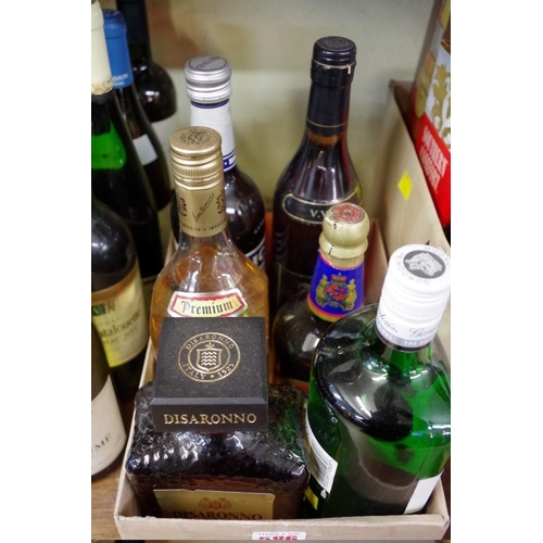 586 - Six various bottles of spirit, comprising: a 70cl Disaronno; a 70cl Pusser's Rum, 54.5% abv; a 1 lit... 