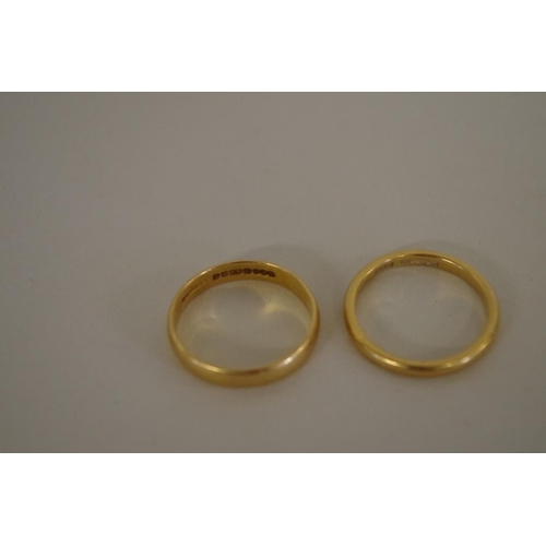 116 - Two 22ct gold wedding bands, 6.9g.