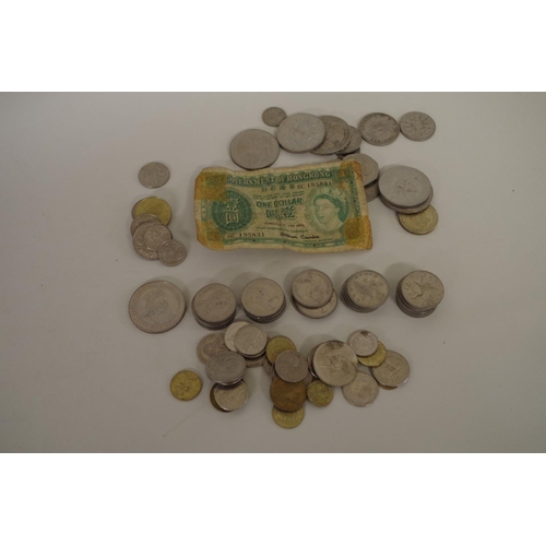 214 - A quantity of British and World coins; to include an Elizabeth II £5 coin, 1990.