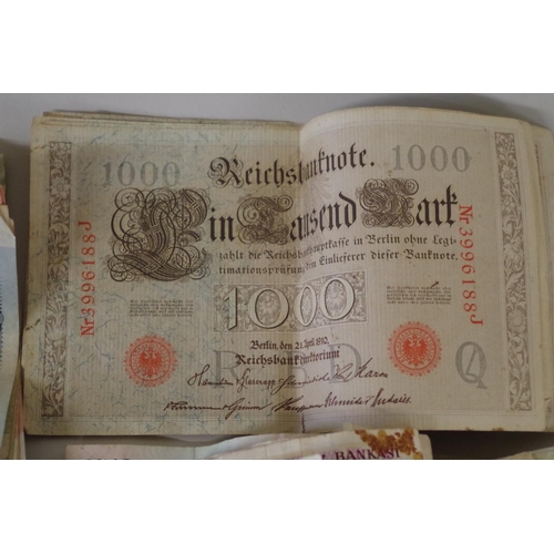 225 - A quantity of World banknotes; to include eight Red Seal 1000 Mark Reichsbank notes, 1910.... 