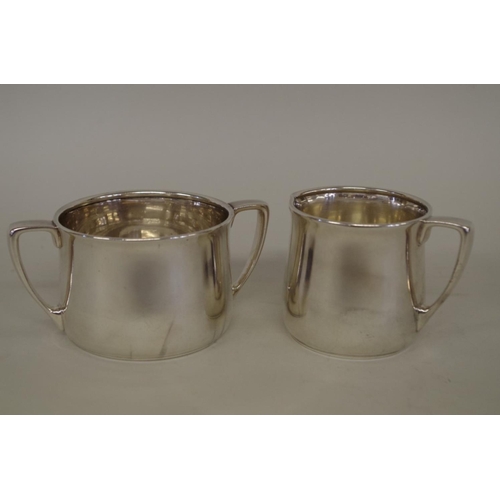 4 - A Tiffany & Co sterling silver three piece coffee set, numbered 18886, 819g.... 