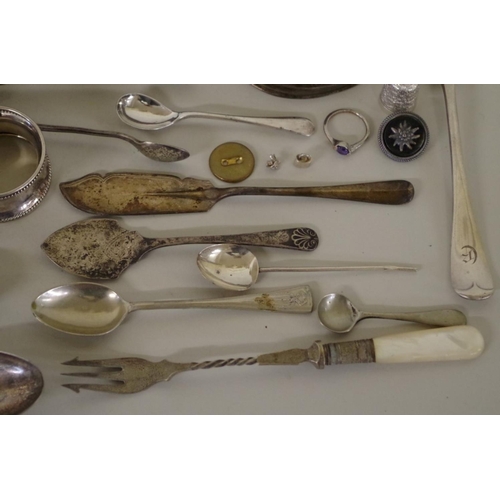 80 - A quantity of silver and metal items, to include a silver cheroot holder case; two silver thimbles; ... 