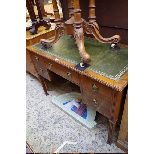 1212 - An 18th century style mahogany kneehole desk, 114cm wide,