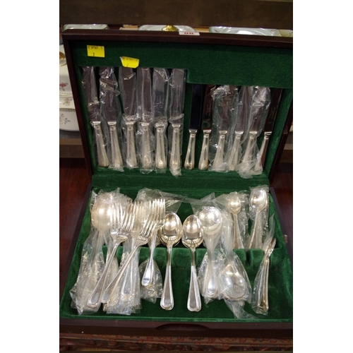 88 - A canteen of electroplated bead edge pattern cutlery for six, by Eden & Payne, Sheffield.... 