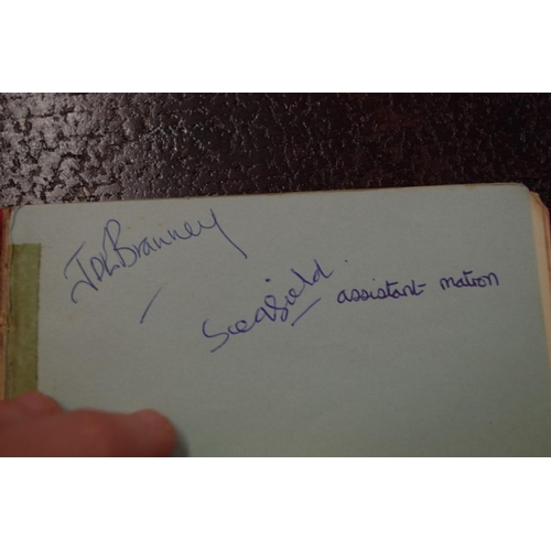 572 - Autograph Album: containing: Carroll Shelby; Roy Salvadori; Graham Hill (2); Dan Gurney; Jimmy Clark... 