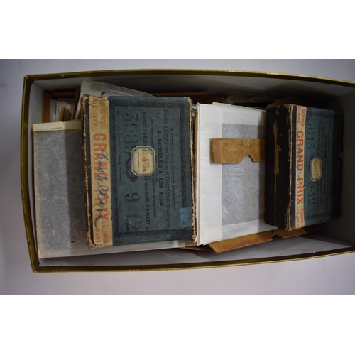 589 - GLASS NEGATIVES: a quantity in boxes, to include views of the Isle of Wight. ... 