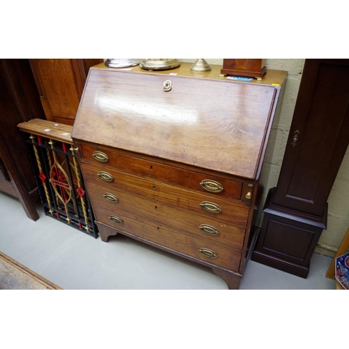 1162 - A George III mahogany bureau, 90.5cm wide. 