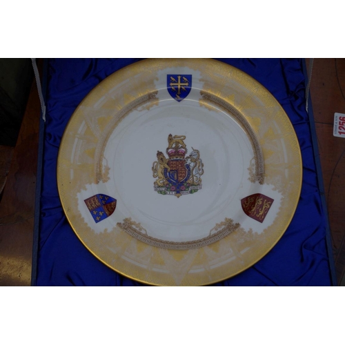 1167 - A Spode limited edition 'St Edward' plate, boxed. 