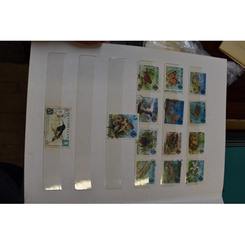 1746 - Stamps: a small quantity of stamps.