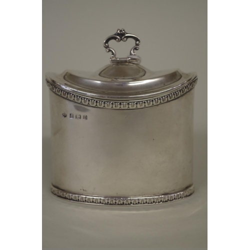 14 - A Georgian style silver tea caddy, by George Nathan & Ridley Hayes, Birmingham 1912, 10cm high, ... 
