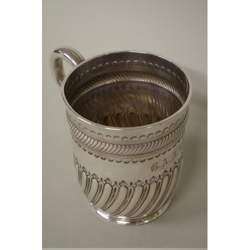 16 - A Victorian silver mug, by William Evans, London 1883, 9.5cm, 191g.