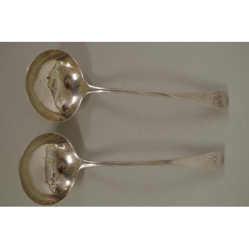 69 - A pair of George lll silver Old English pattern sauce ladles, London 1809, 85g.