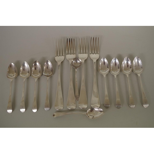 71 - A quantity of Georgian silver flatware, to include eight Old English pattern silver teaspoons, by Pe... 