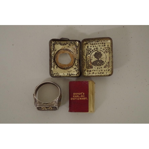 79 - A small collection of silver and other metal items, to include; a .925 niello bracelet and a ni... 