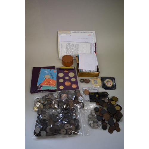 285 - A quantity of World coins; to include a small collection of pre 1947 British silver coins 88g; a 179... 