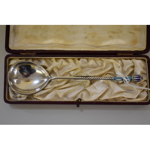 42 - A cased Russian .84 silver and cloisonne enamel spoon, probably by Vasily Andreyev, Moscow, early 20... 