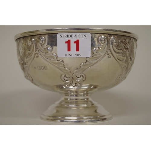 11 - An Edwardian silver rose bowl, by Charles Edwards, London 1903, 14.5cm diameter, 258g.... 