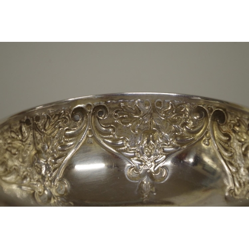 11 - An Edwardian silver rose bowl, by Charles Edwards, London 1903, 14.5cm diameter, 258g.... 