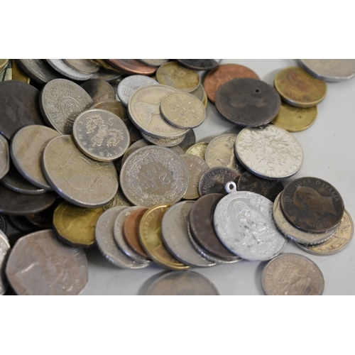 197 - Coins: a quantity of world coins, to include a quantity of GB copper pennies and half pennies dated ... 