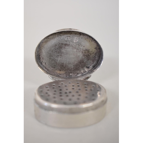 38 - A George III silver vinaigrette, by Thomas Wilmore, Birmingham 1795, 3.5cm, 20g.... 