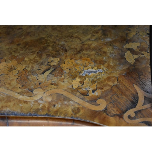 1449 - A Victorian walnut and marquetry pedestal card table, of serpentine outline, 93cm wide. ... 