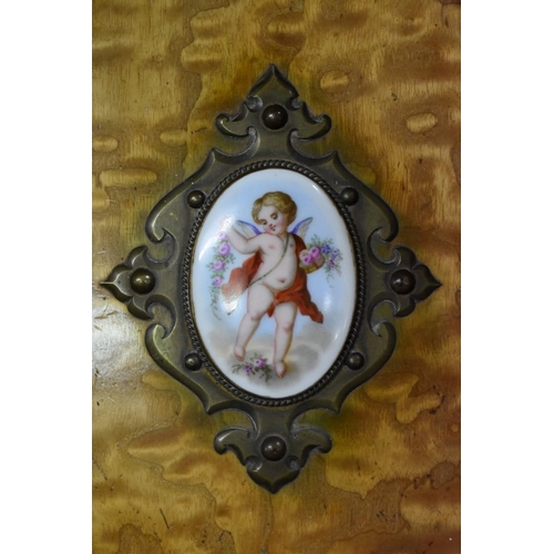 1558 - A Victorian maple, brass and gilt desk blotter, 21 x 30cm.