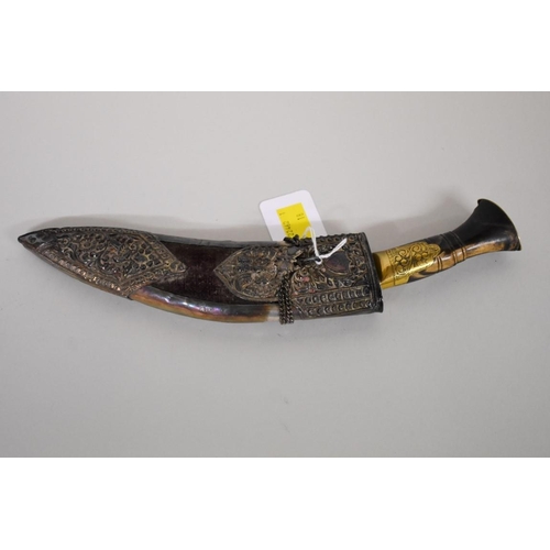 1725 - A small kukri and sheath.