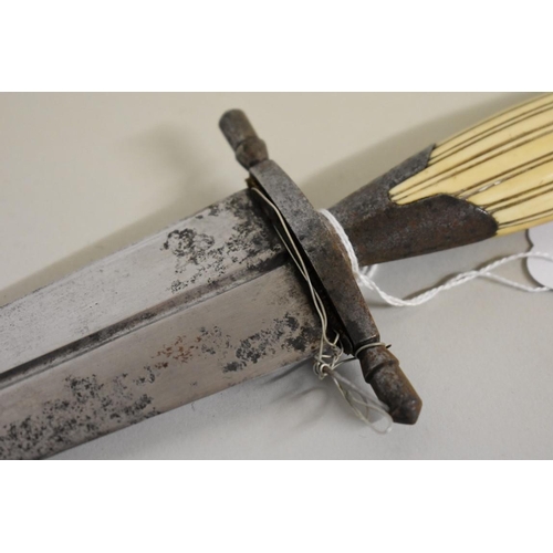 1730 - A Continental 19th century dagger, having 23.5cm double edged blade, with sheath.